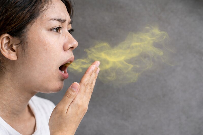 miệng có mùi hôi thối
